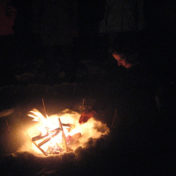 Feuer am Brennen halten