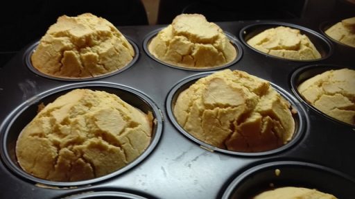 Kichererbsen-Brötchen mit frischer Hefe aus der Muffin-Form